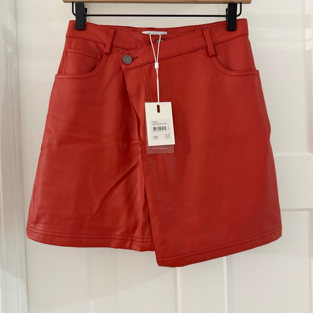 C/MEO Collective Under Control PU Skirt‎ Paprika Red Faux Leather Mini XS NEW